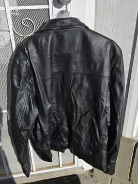 Men's Black Leather Bomber Jacket - Sleek Everyday Layer